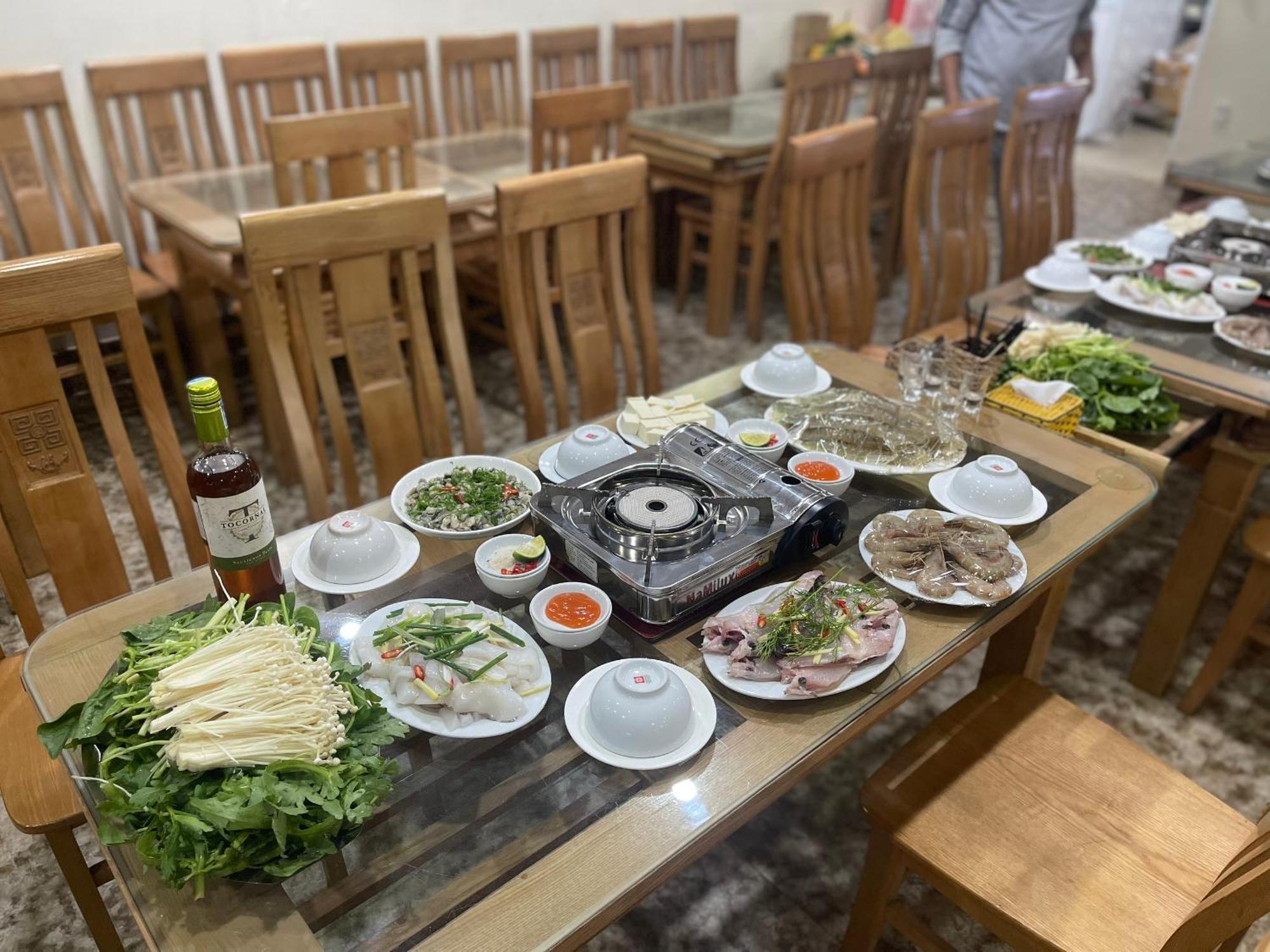 Phuong Dong Hotel Dong Khe Sau Bagian luar foto