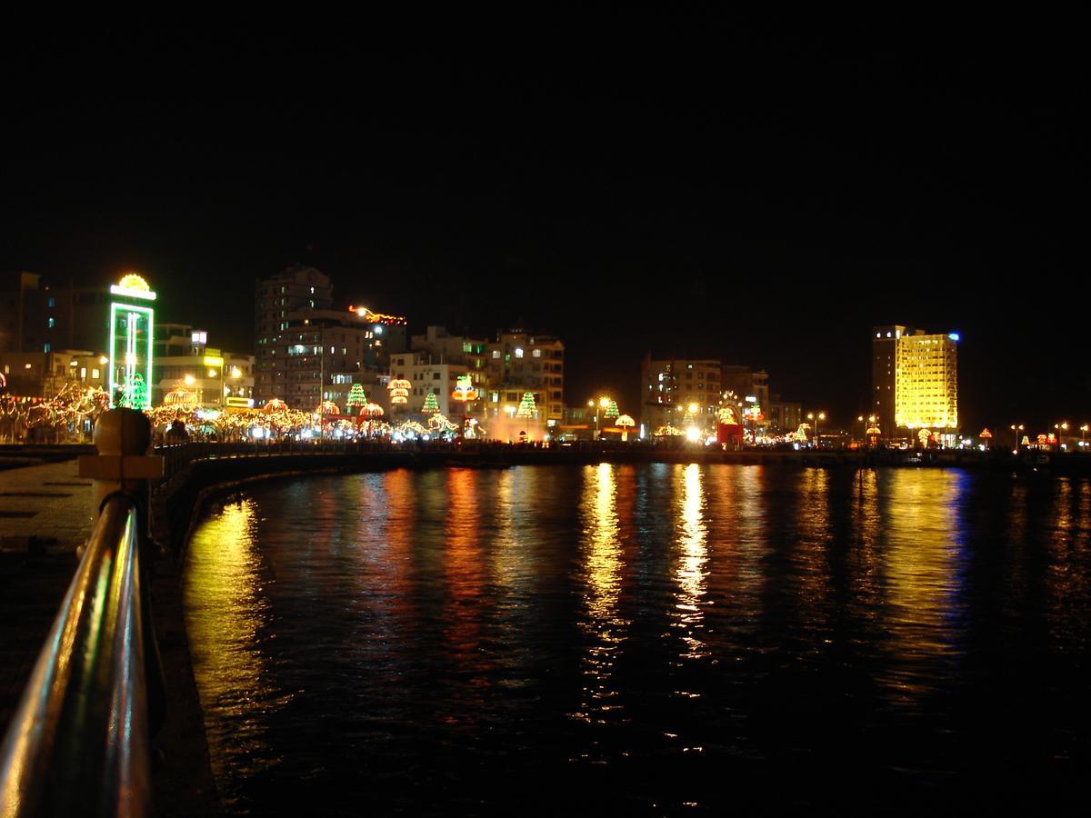 Phuong Dong Hotel Dong Khe Sau Bagian luar foto