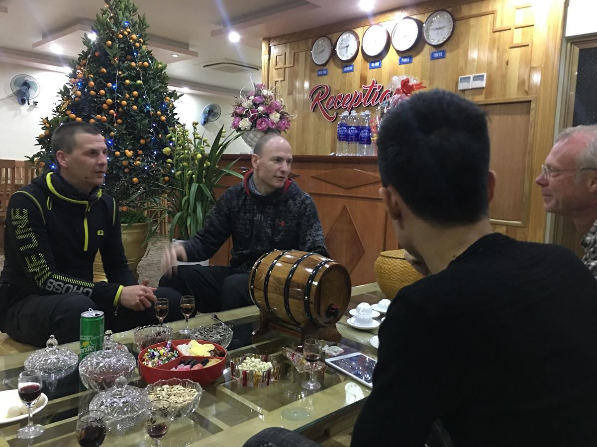 Phuong Dong Hotel Dong Khe Sau Bagian luar foto